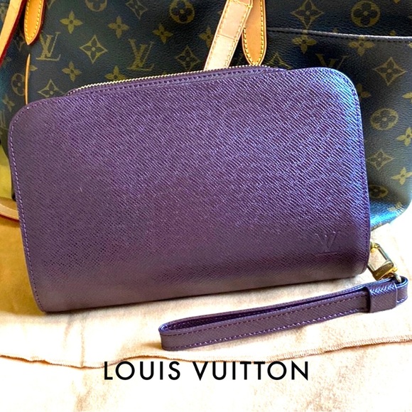 Louis Vuitton Handbags - Louis Vuitton Purple Taiga Leather Baikal Clutch